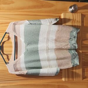 Light weight sweater